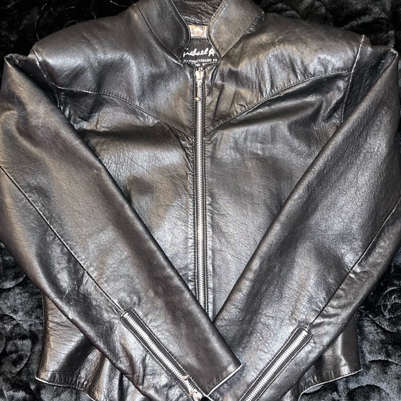cropped leather jackettt, made in mexico. - Picture 3 of 11